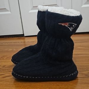 NWT NE Patriots NFL Forever Collectibles Slippers/ L